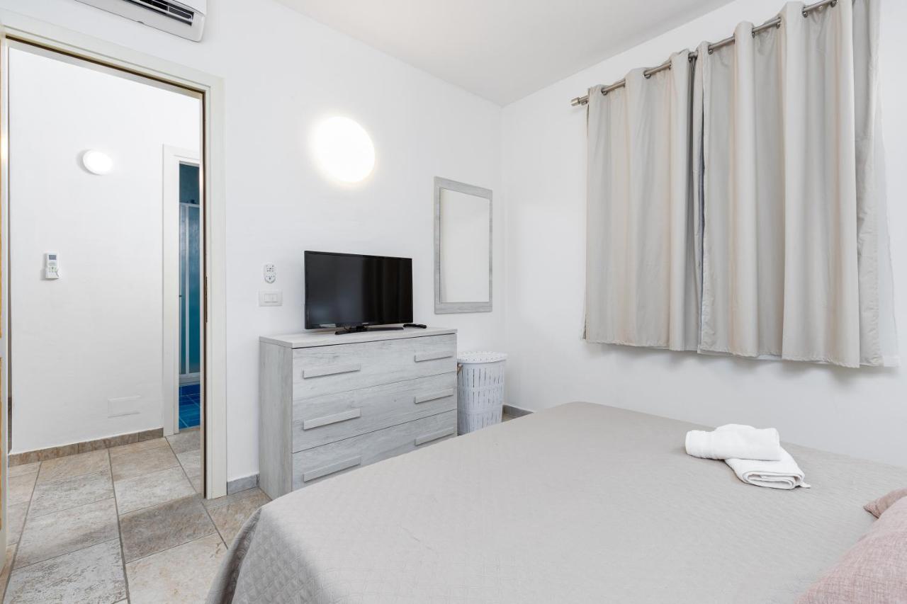 Casa Vacanze Lo Squalo Ольбия Экстерьер фото